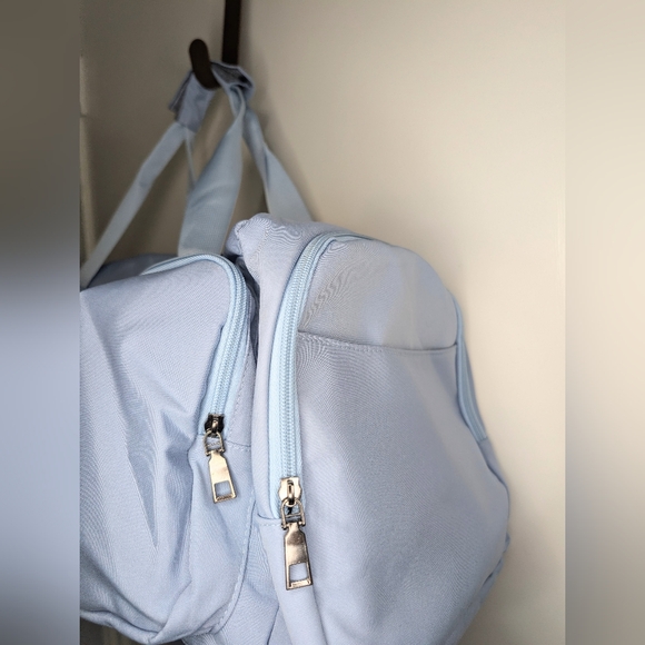 New 40L Carry On Travel Duffel Bag w Shoe Compartment & Luggage Sleeve - Blue - Picture 9 of 16